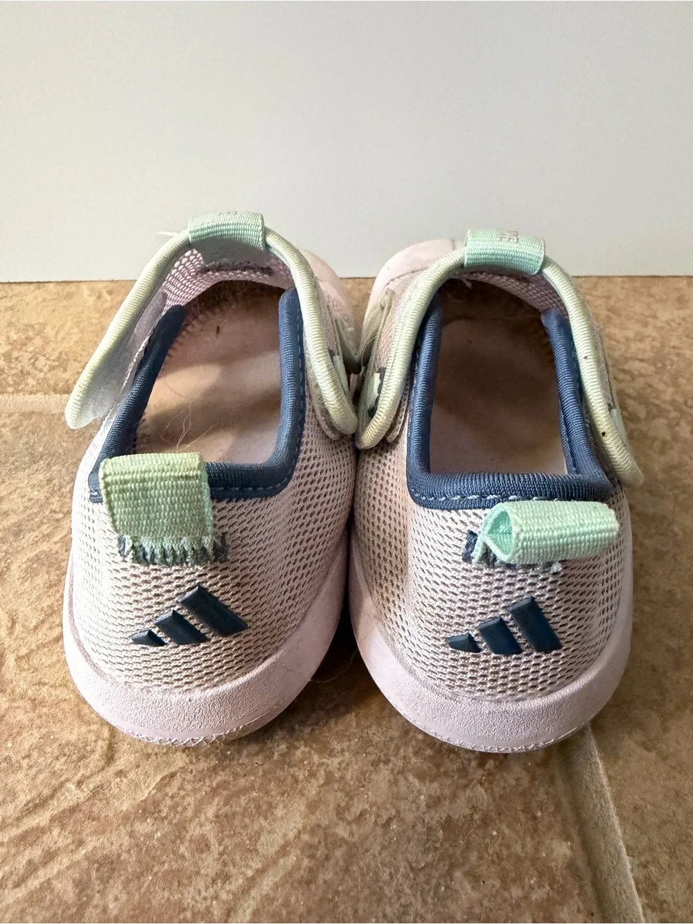 Adidas altaventure Kids Mesh Water Shoes sneakers size 9